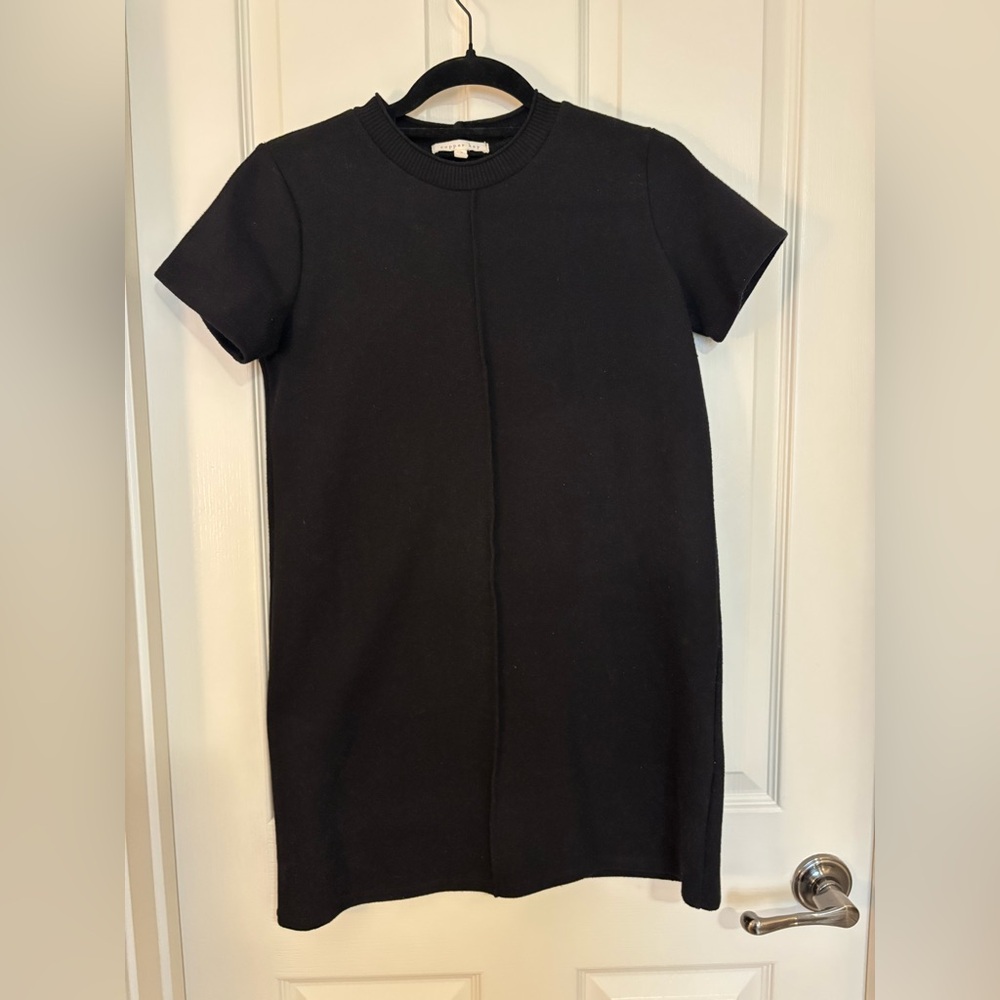 Copper Key Black Short-Sleeve Mini Shift Dress